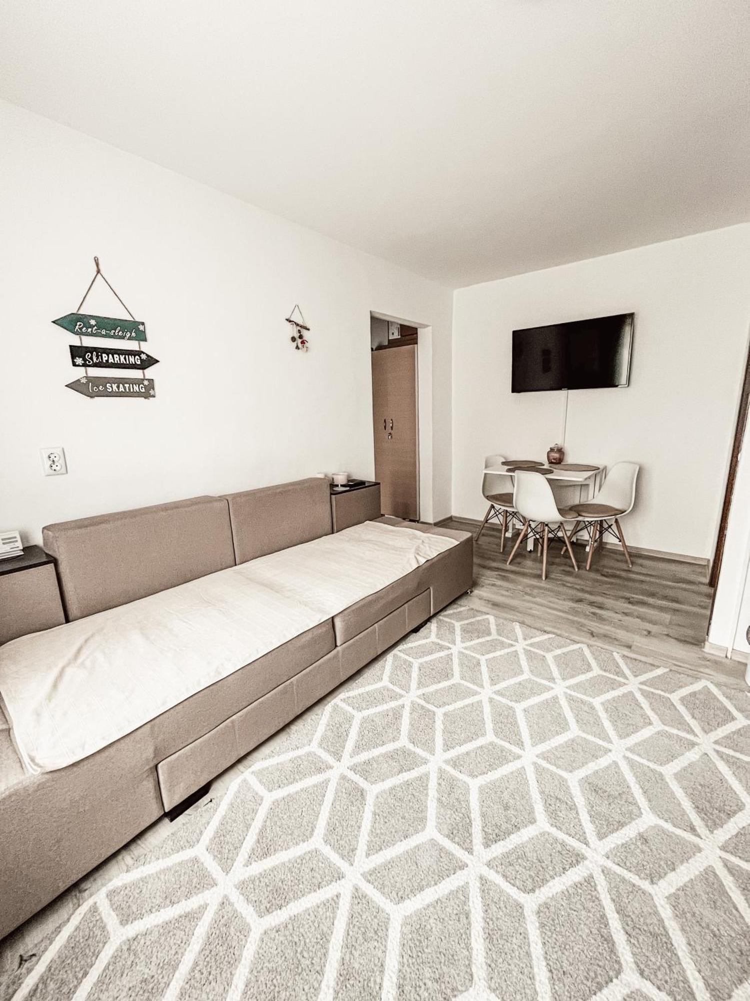 Apartament One Divine - Zărneşti エクステリア 写真